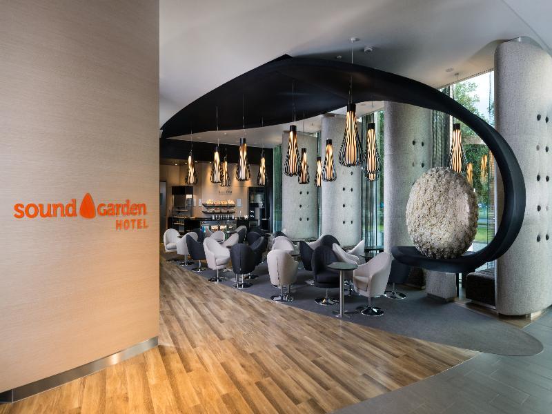 Sound Garden Airport Hotel Warschau
