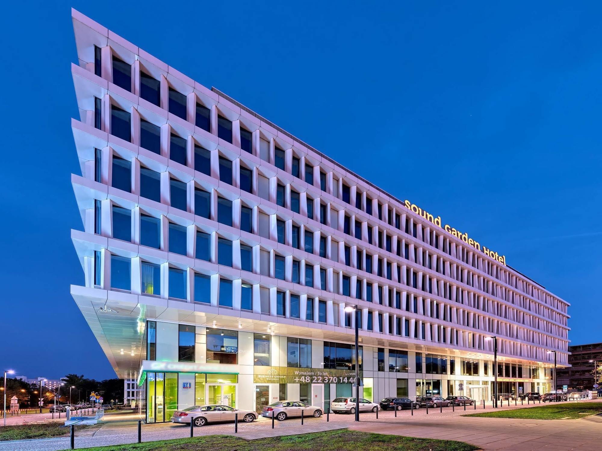 Sound Garden Airport Hotel