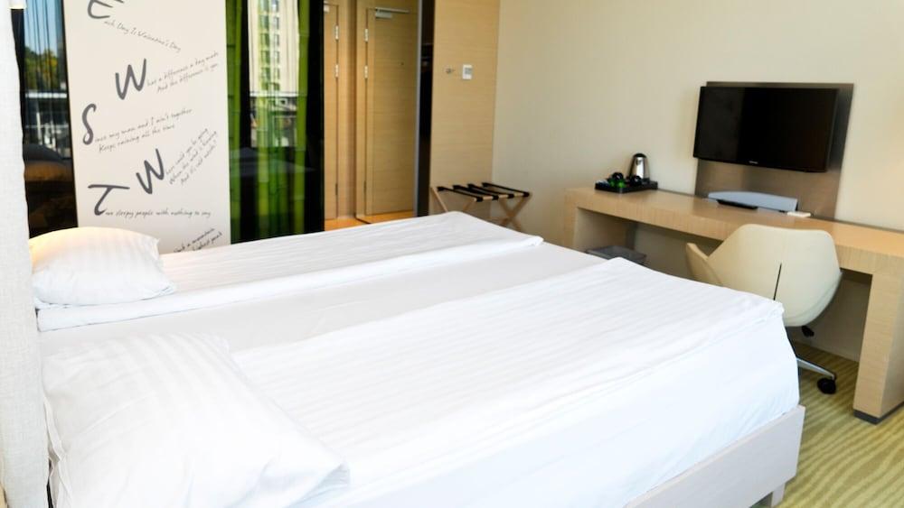 Sound Garden Airport Hotel 3*