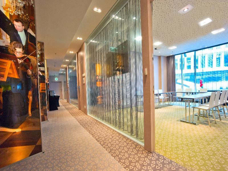 Sound Garden Airport Hotel
